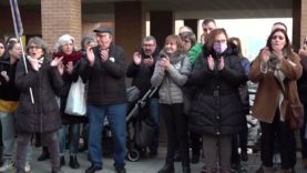 Unes 400 persones es concentren a l’Hospital d’Igualada per reclamar una millora en les condicions laborals