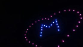 El cel de Manresa s’il·lumina amb un espectacle pioner de Flock Drones Art