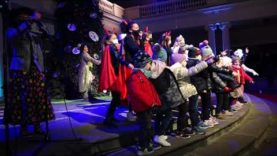 El Teatre Kursaal de Manresa ja té enceses les seves llums de Nadal