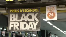 El Reportatge: Consum controlarà que les botigues no apugin preus i després els abaixin pel Black Friday