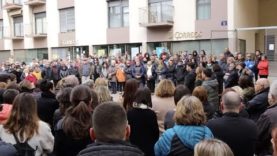 Tant l’Ajuntament de Sallent com el Departament d’Educació, reconeixen ara que les bessones podien haver patit bullying